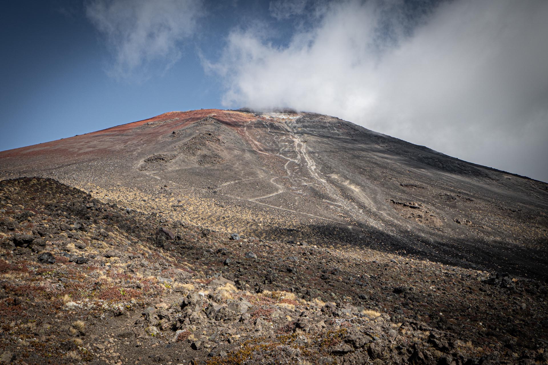 Trampers' scars on Mt Ngāuruhoe