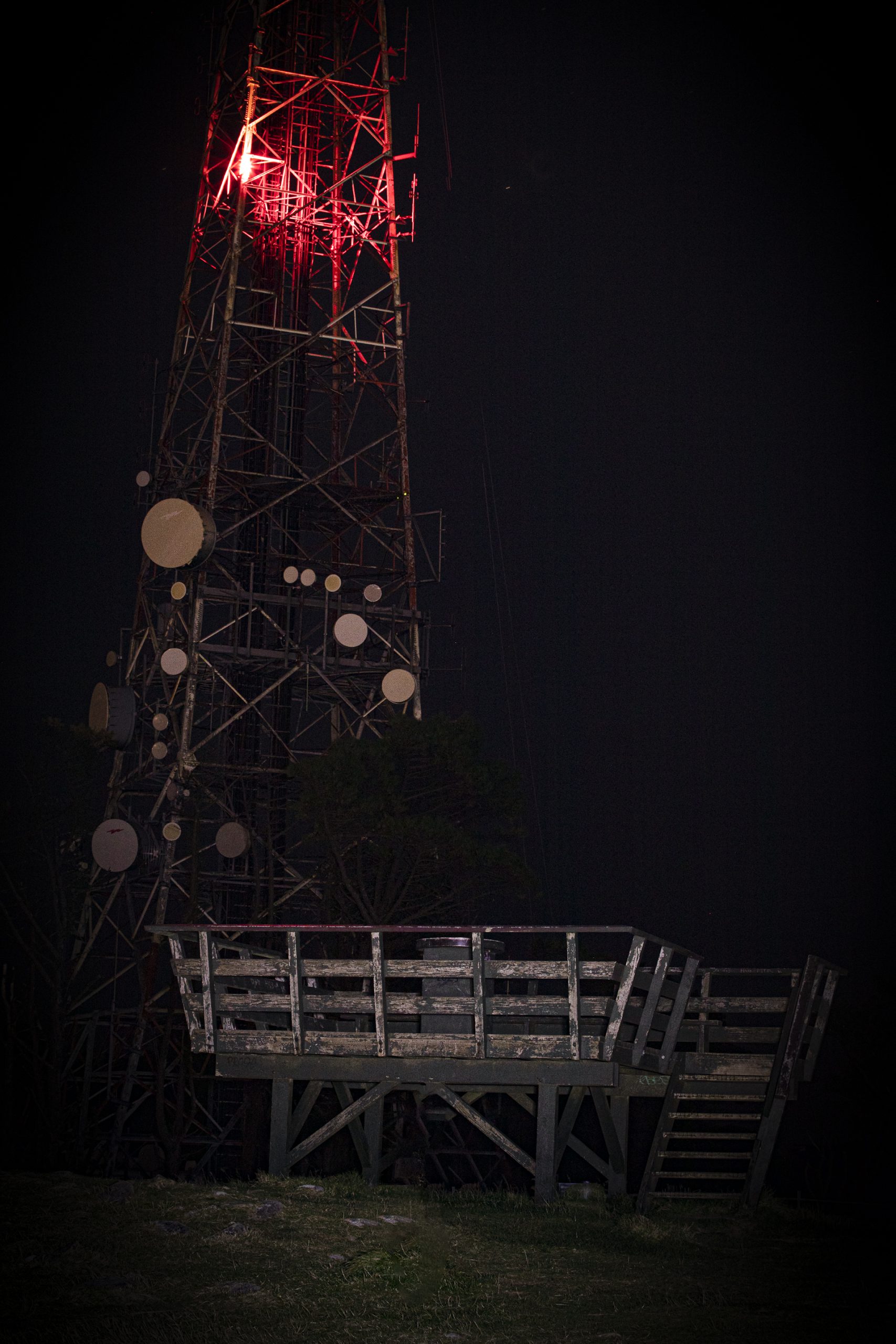 The observation platform and telecoms tower on Kaukau at night.