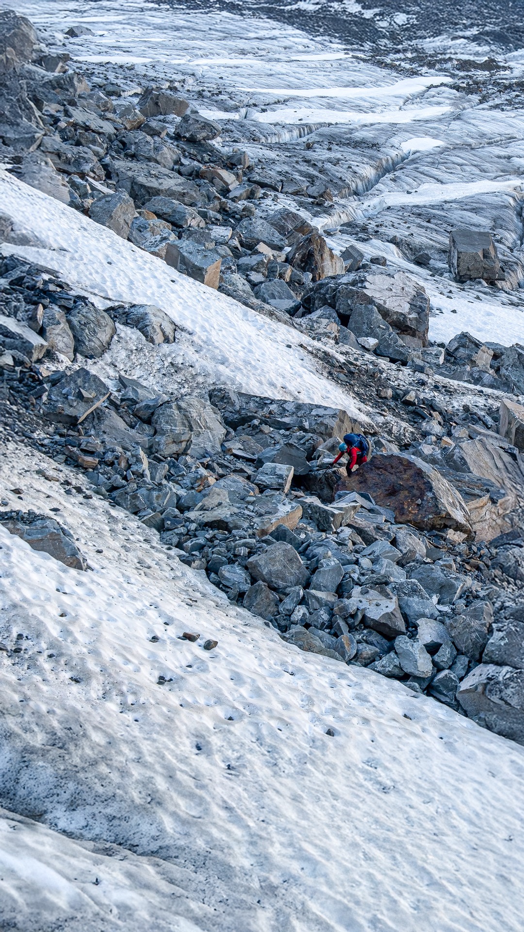  Starting up to the O’Neill Glacier 