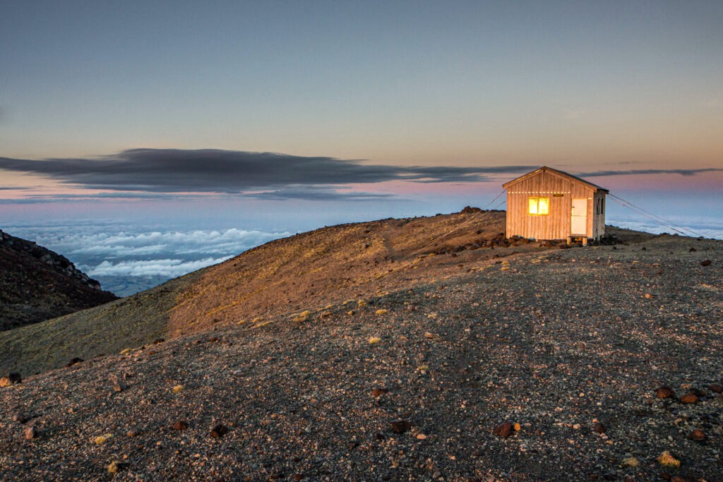 Syme Hut on Fanthoms Peak