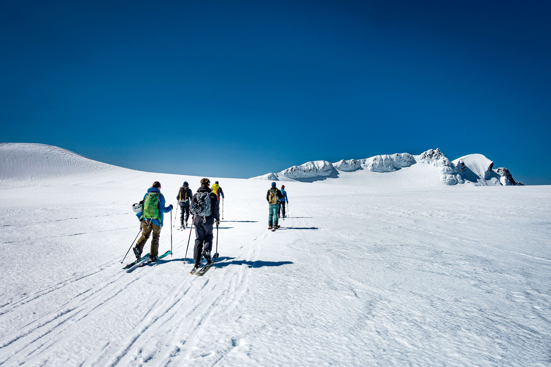  Ski touring on Mt Ruapehu Summit Plateau 
